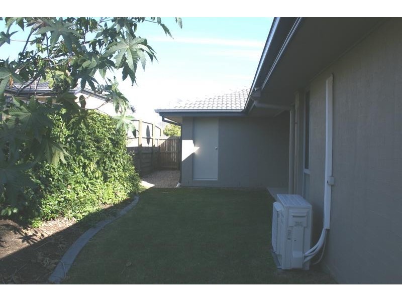 32 Jeff Collins Drive, Bellbird Park QLD 4300