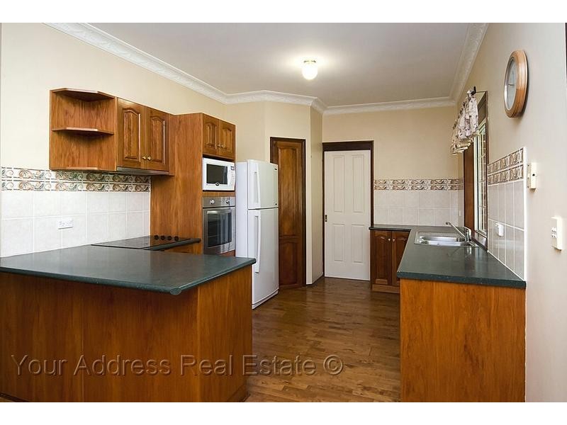 33 Michelle Drive, Cedar Grove QLD 4285