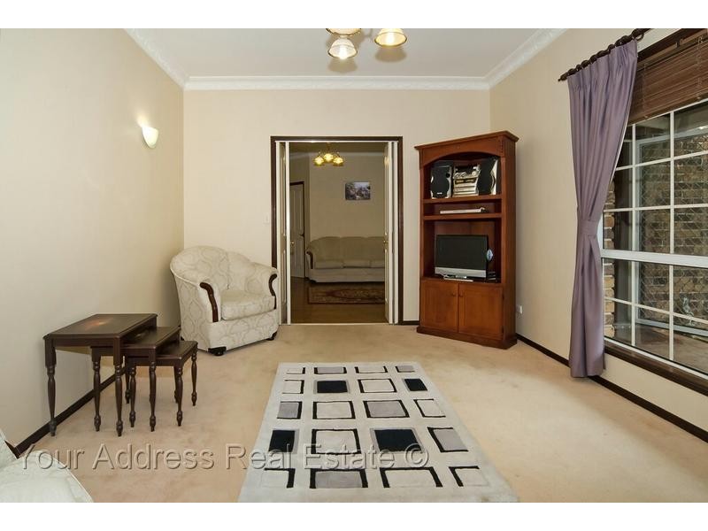 33 Michelle Drive, Cedar Grove QLD 4285