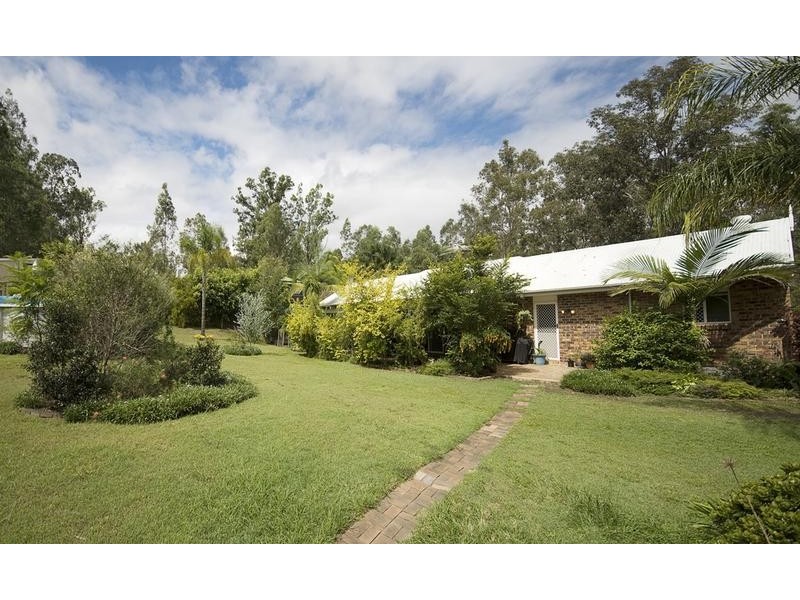 33 Michelle Drive, Cedar Grove QLD 4285