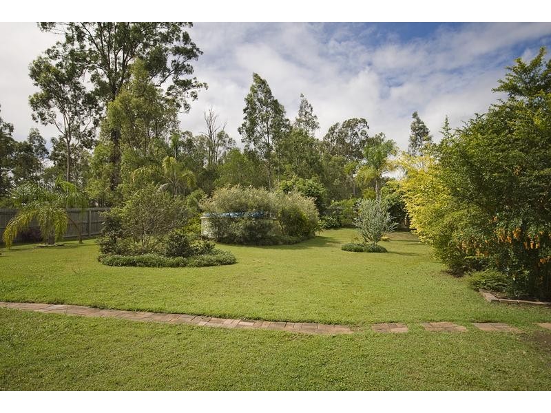 33 Michelle Drive, Cedar Grove QLD 4285