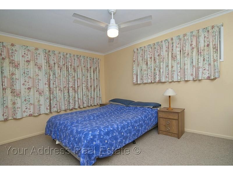 94 Conifer Street, Hillcrest QLD 4118