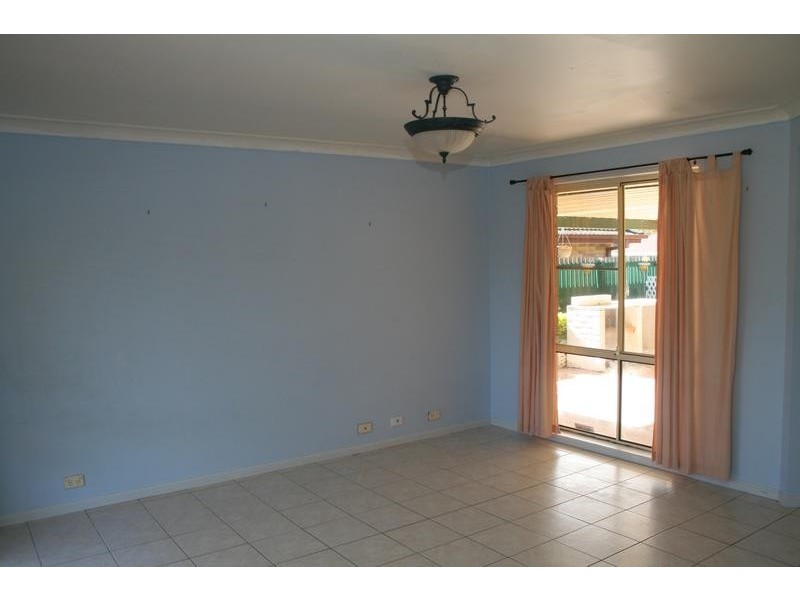 6 Ibrox Court, Regents Park QLD 4118