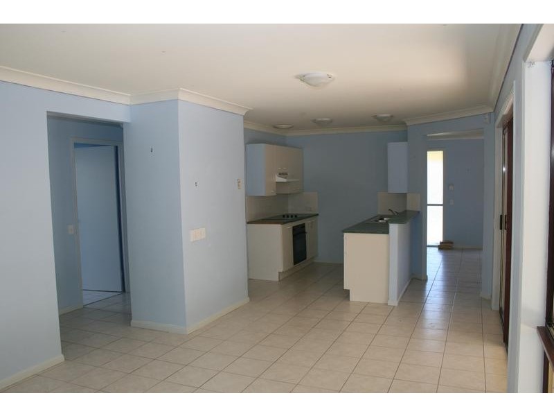 6 Ibrox Court, Regents Park QLD 4118