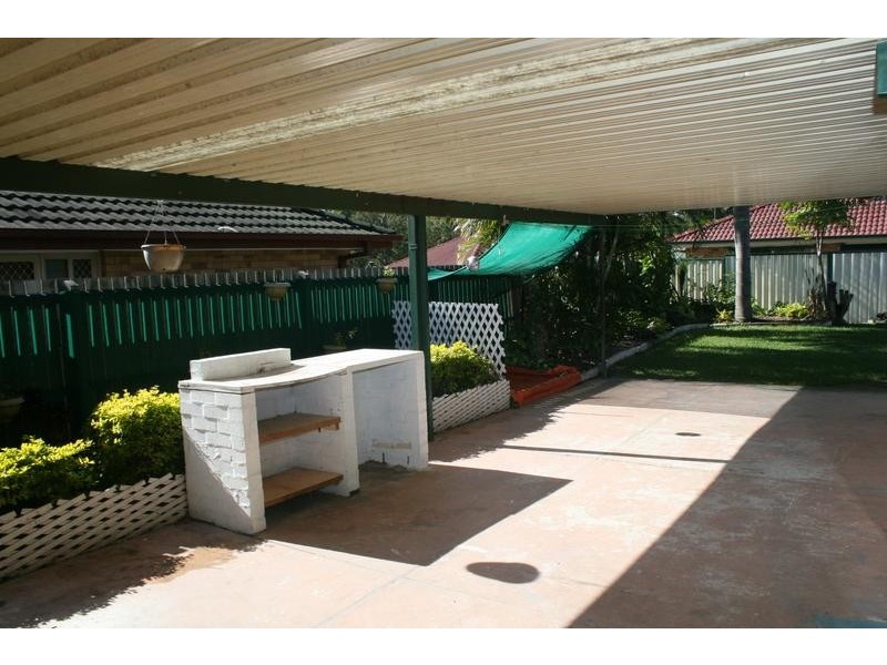 6 Ibrox Court, Regents Park QLD 4118