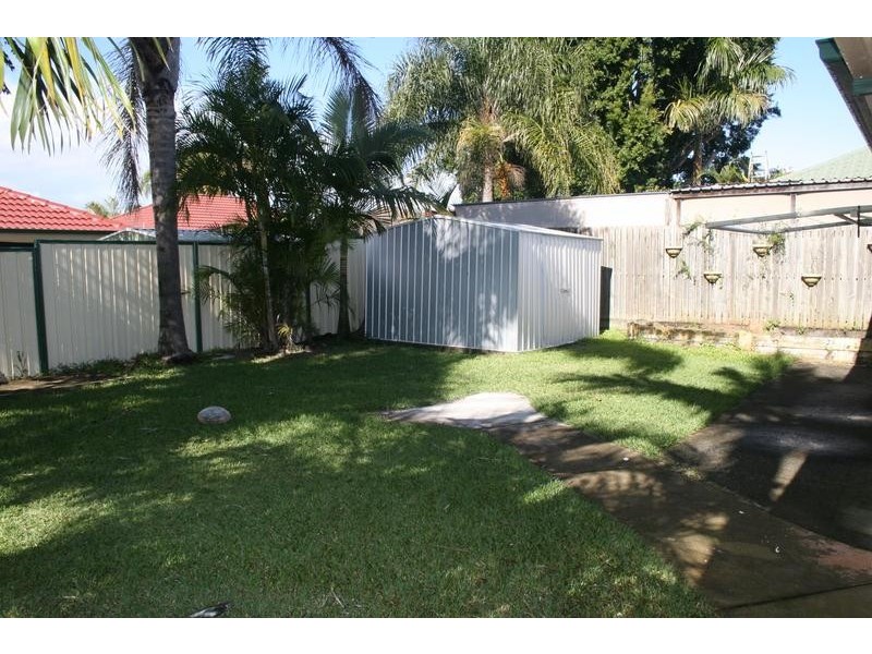 6 Ibrox Court, Regents Park QLD 4118