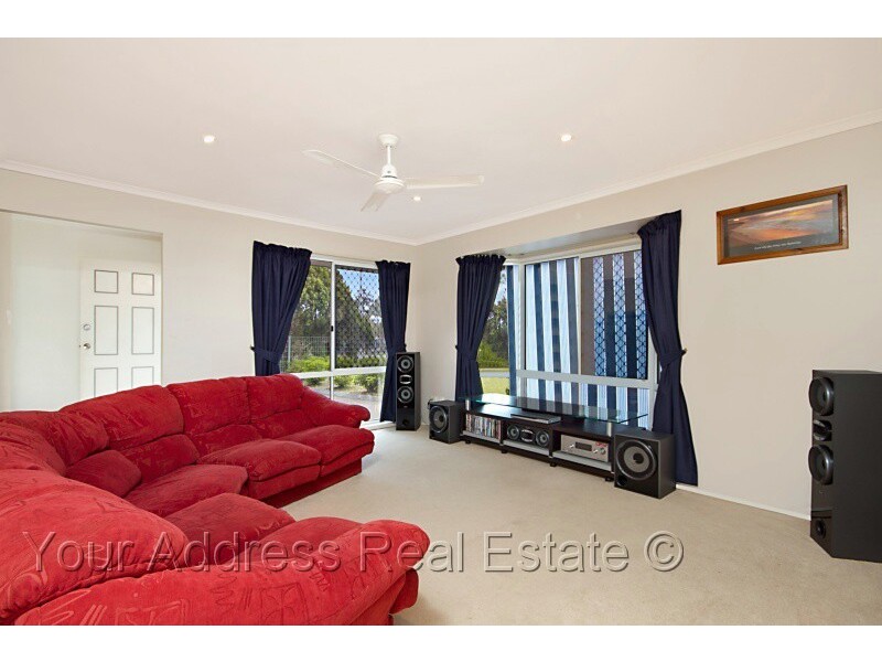 137 Emerald Drive, Regents Park QLD 4118