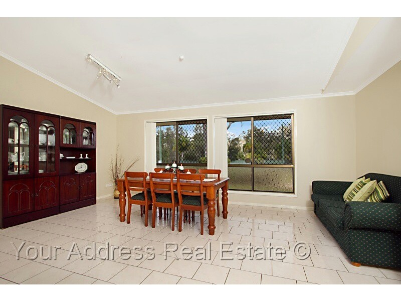 95 Merluna Road, Park Ridge South QLD 4125