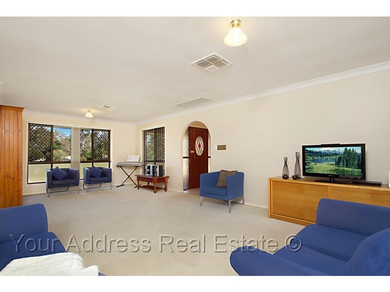95 Merluna Road, Park Ridge South QLD 4125