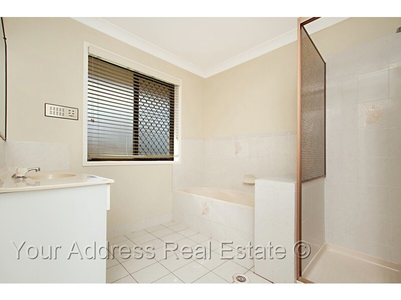 95 Merluna Road, Park Ridge South QLD 4125