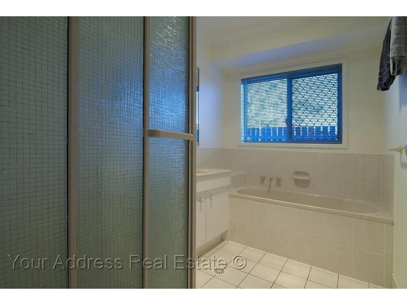 16 Rowena Court, Boronia Heights QLD 4124