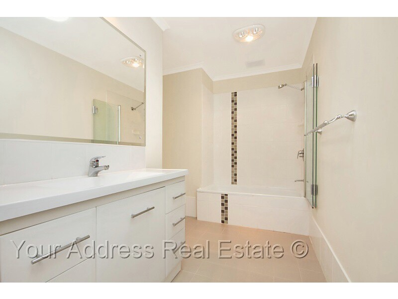 6-14 Regent Court, Munruben QLD 4125
