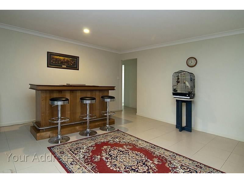 10 Chaka Street, Hillcrest QLD 4118