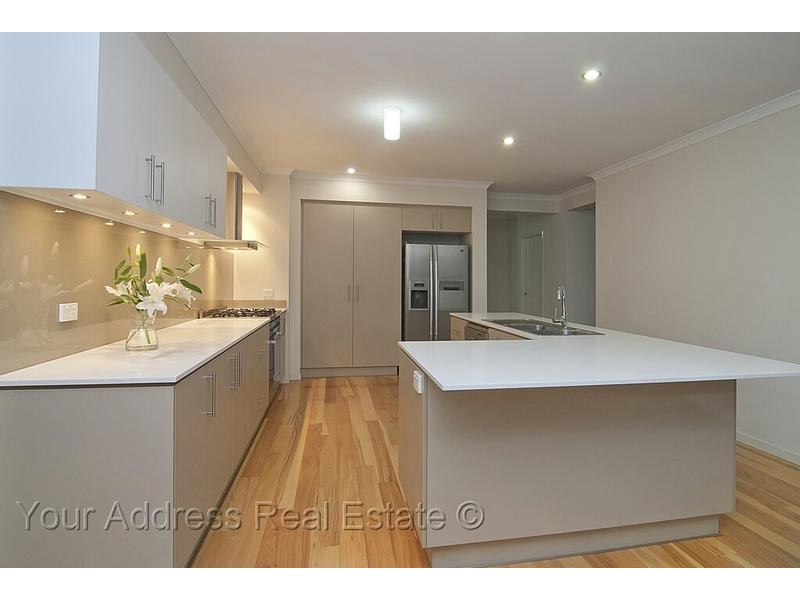 27 Scribbly Gum Court, New Beith QLD 4124