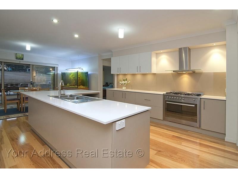 27 Scribbly Gum Court, New Beith QLD 4124