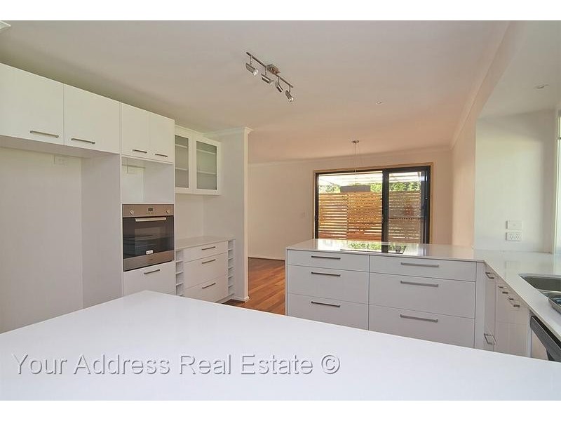 8 Kew Place, Munruben QLD 4125