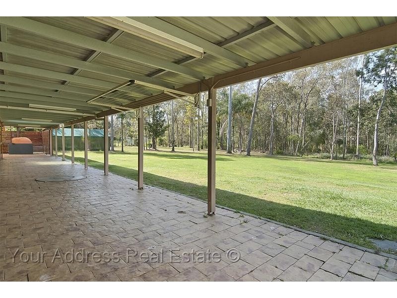 8 Kew Place, Munruben QLD 4125