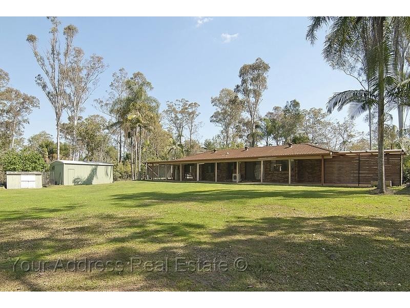 8 Kew Place, Munruben QLD 4125