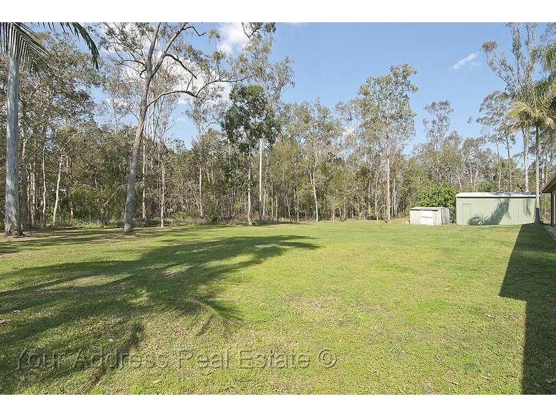 8 Kew Place, Munruben QLD 4125