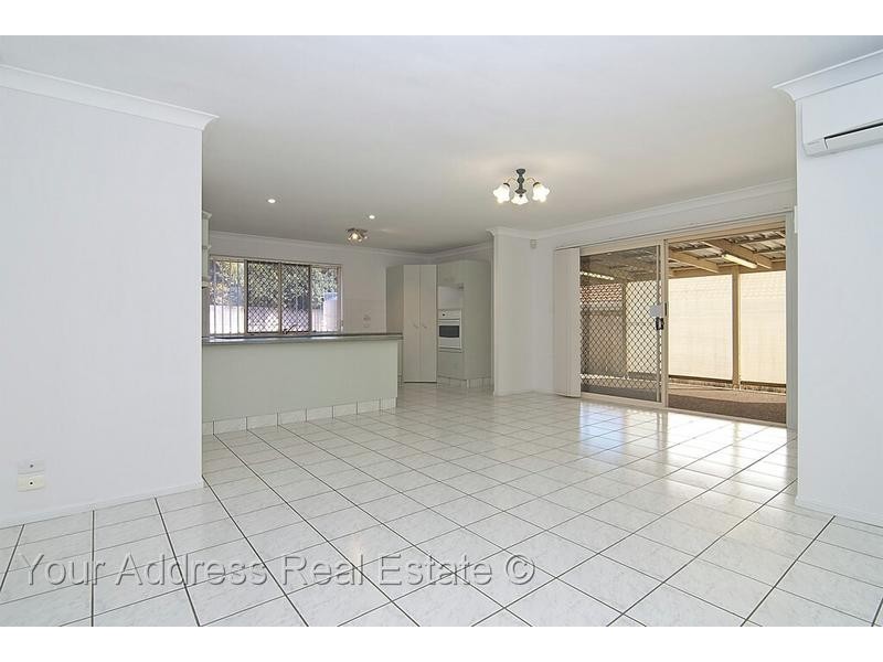 70 Glenfield Street, Parkinson QLD 4115