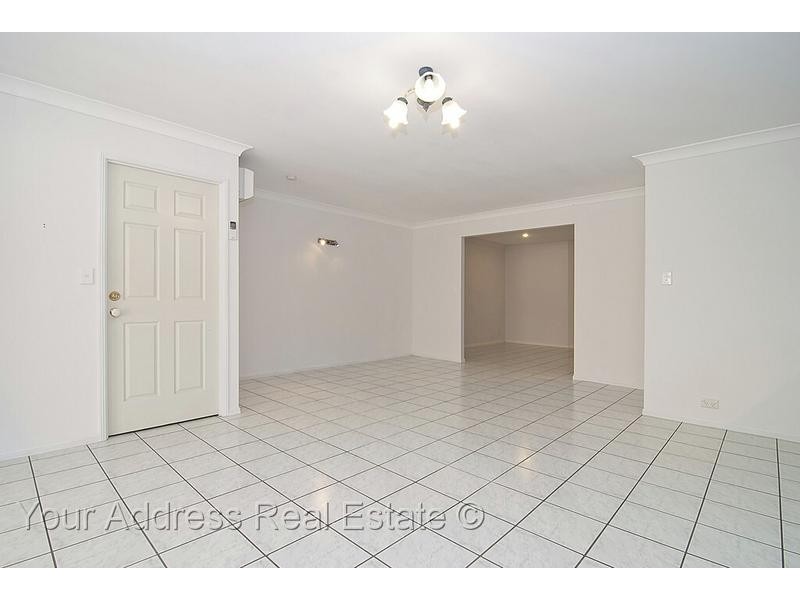 70 Glenfield Street, Parkinson QLD 4115