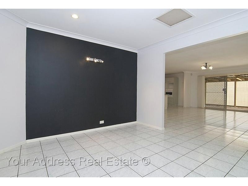 70 Glenfield Street, Parkinson QLD 4115