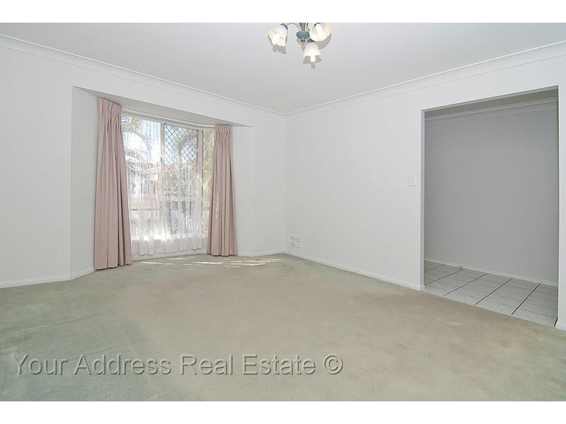 70 Glenfield Street, Parkinson QLD 4115