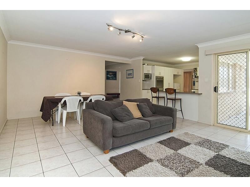 105 Redgum Drive, Regents Park QLD 4118