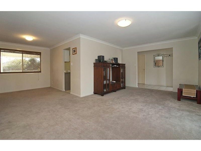105 Redgum Drive, Regents Park QLD 4118