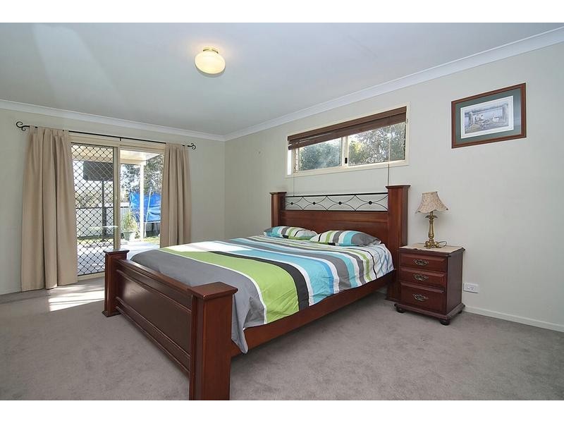 105 Redgum Drive, Regents Park QLD 4118