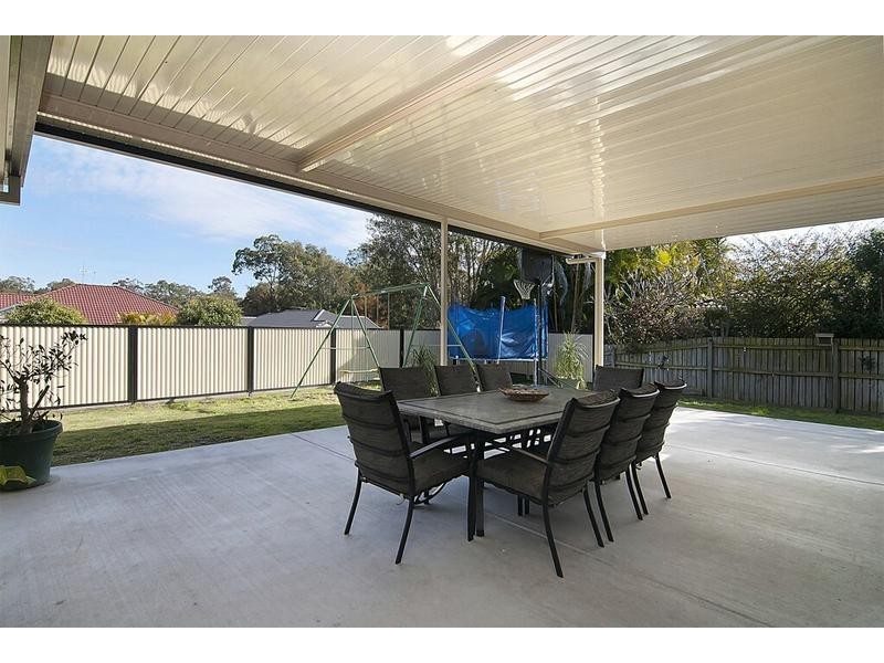 105 Redgum Drive, Regents Park QLD 4118