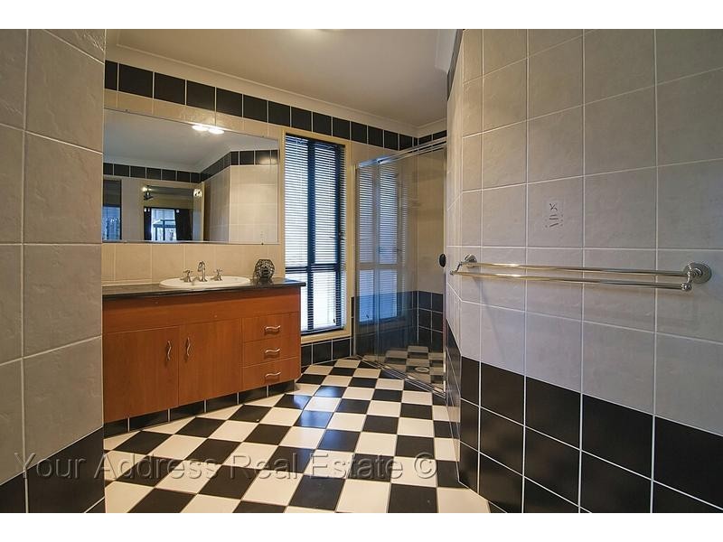 2 Jabiru Avenue, Greenbank QLD 4124