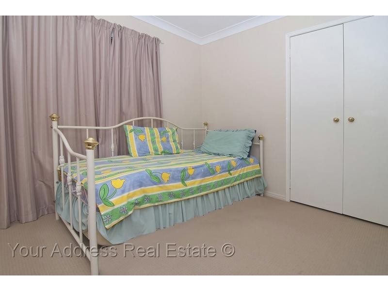 27 Emerald Drive, Regents Park QLD 4118