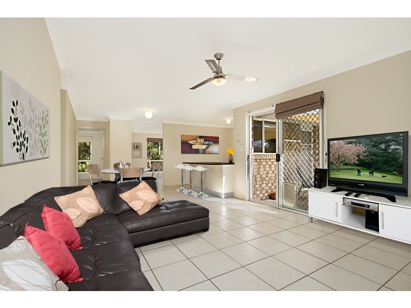8 Bansii Place, Regents Park QLD 4118