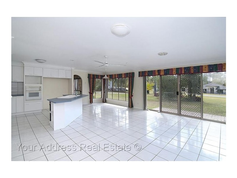 15 Merluna Road, Park Ridge South QLD 4125
