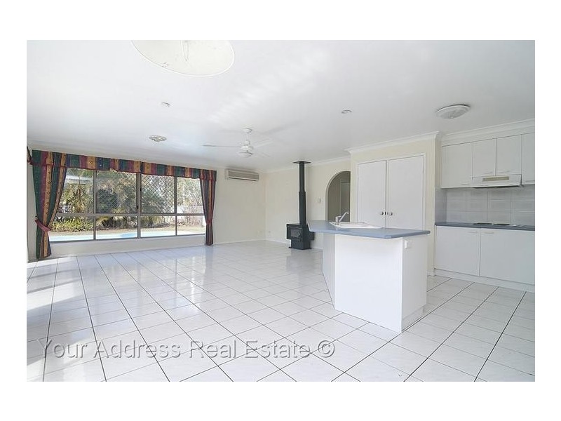 15 Merluna Road, Park Ridge South QLD 4125