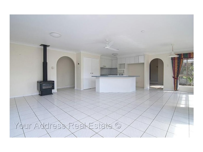 15 Merluna Road, Park Ridge South QLD 4125