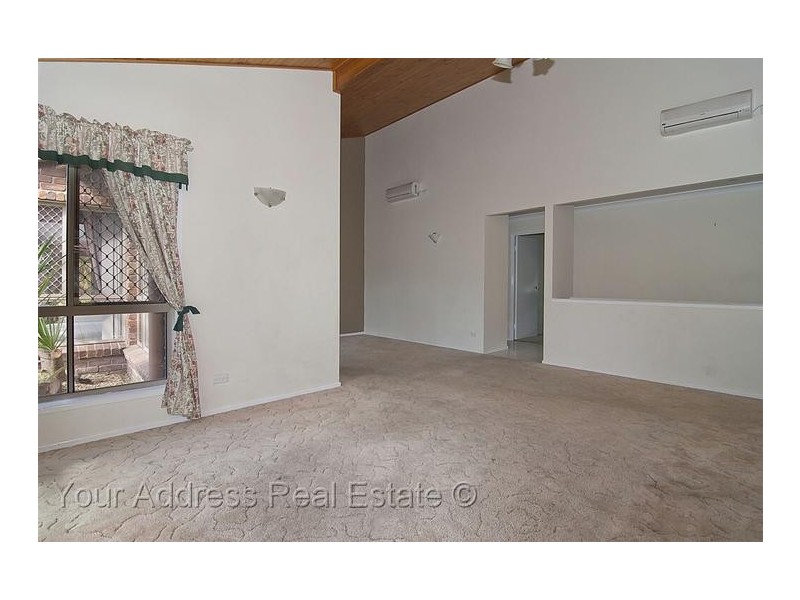 15 Merluna Road, Park Ridge South QLD 4125