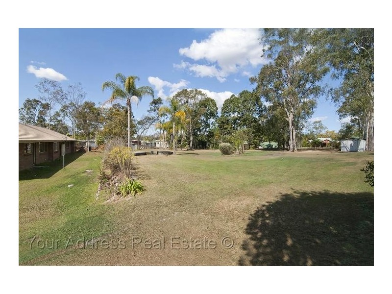 15 Merluna Road, Park Ridge South QLD 4125