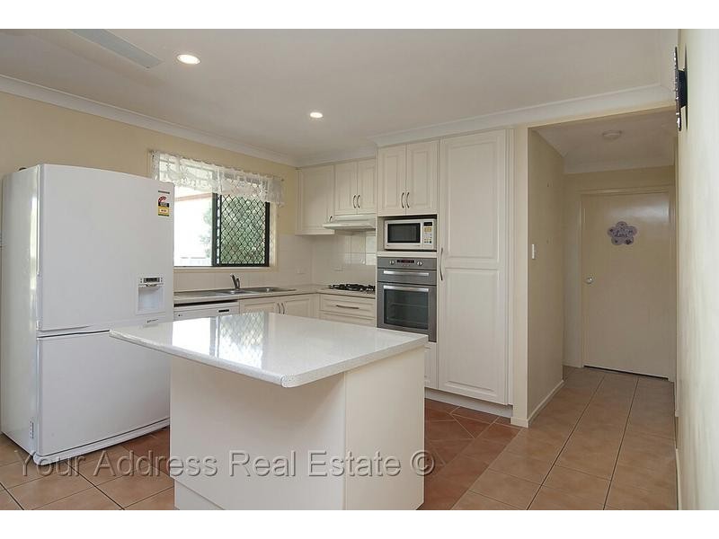 9 Cinear Court, Regents Park QLD 4118