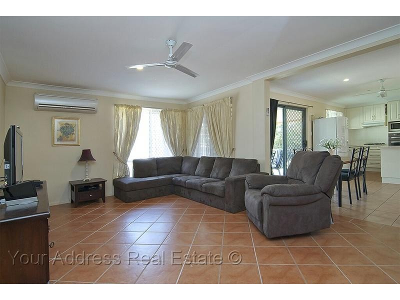9 Cinear Court, Regents Park QLD 4118