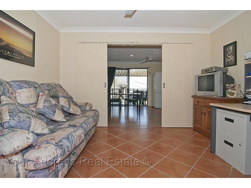 9 Cinear Court, Regents Park QLD 4118