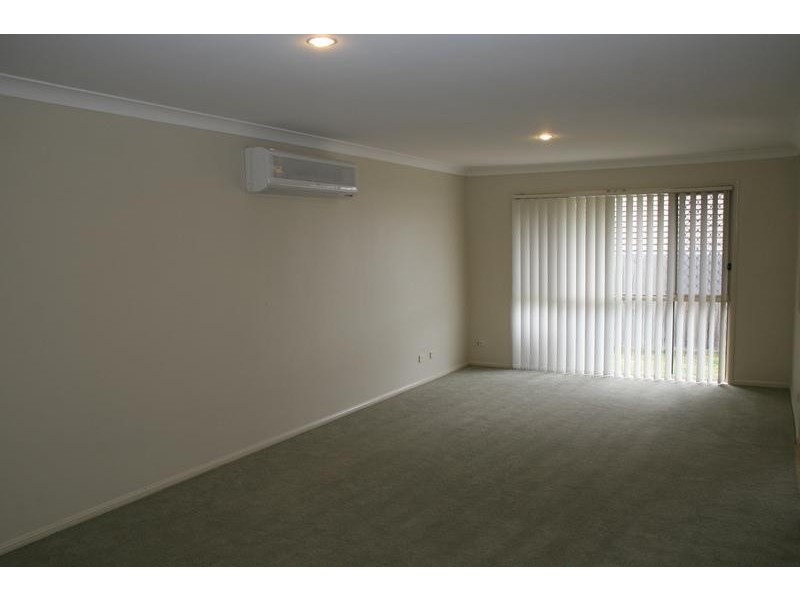 26 Charlton Place, Regents Park QLD 4118
