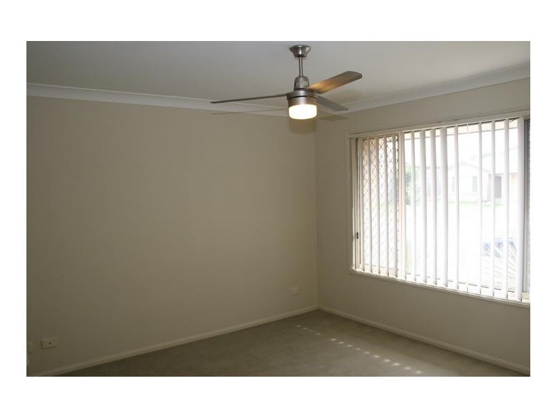 26 Charlton Place, Regents Park QLD 4118
