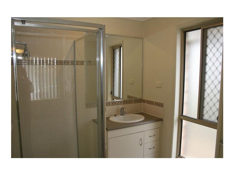 26 Charlton Place, Regents Park QLD 4118