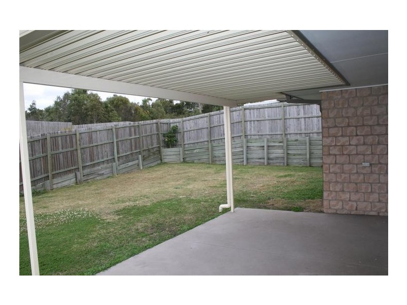 26 Charlton Place, Regents Park QLD 4118