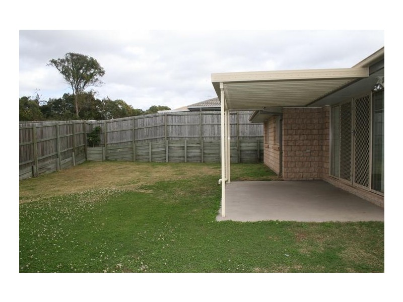 26 Charlton Place, Regents Park QLD 4118