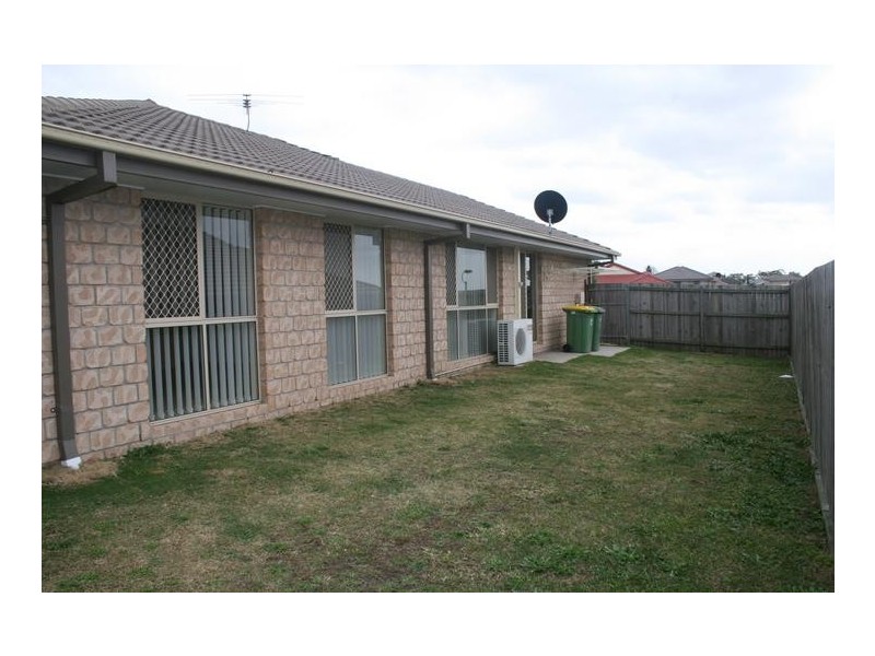 26 Charlton Place, Regents Park QLD 4118