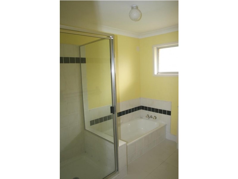 04 Fynes, Hillcrest QLD 4118