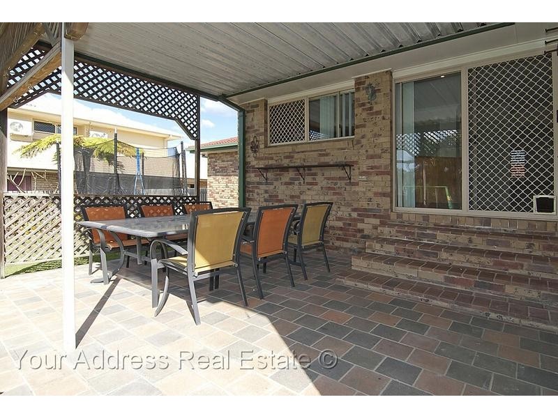 24 Bottlebrush Drive, Regents Park QLD 4118